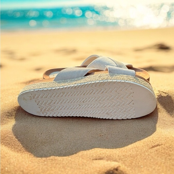 Tom’s Paloma Cross Strap Slide. Size 6. Great Condition. - Picture 7 of 7